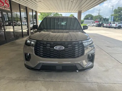 Photos of 2026 Ford Explorer ST-Line for sale in South Pittsburg, TN at Moss Motor Company