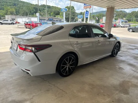 More photos of 2024 Toyota Camry SE at Moss Motor Company, TN