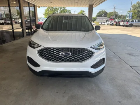 Photos of 2024 Ford Edge SE for sale in South Pittsburg, TN at Moss Motor Company