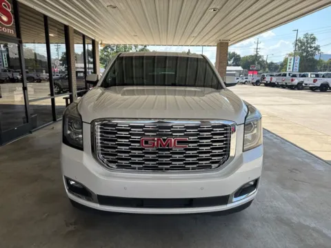 Photos of 2018 GMC Yukon XL Denali for sale in South Pittsburg, TN at Moss Motor Company