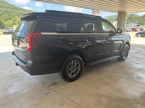More photos of 2025 Ford Expedition Active at Moss Motor Company, TN