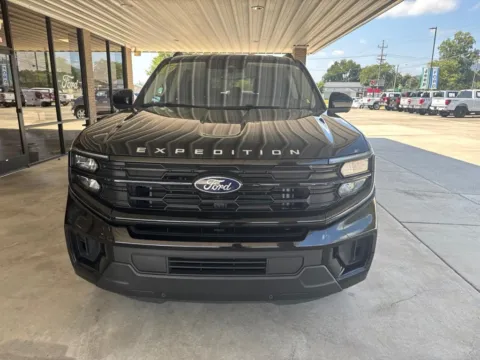 Photos of 2025 Ford Expedition Active for sale in South Pittsburg, TN at Moss Motor Company