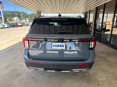 More photos of 2026 Ford Explorer Active at Moss Motor Company, TN