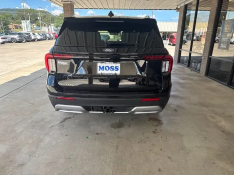 More photos of 2027 Ford Explorer Platinum at Moss Motor Company, TN