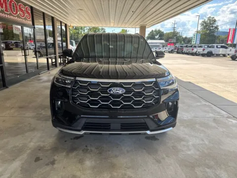 Photos of 2027 Ford Explorer Platinum for sale in South Pittsburg, TN at Moss Motor Company