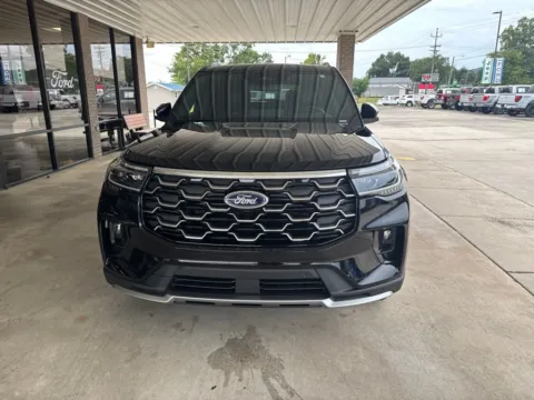 Photos of 2026 Ford Explorer Platinum for sale in South Pittsburg, TN at Moss Motor Company