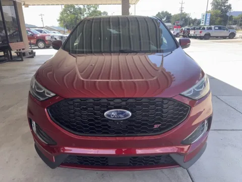 Photos of 2019 Ford Edge ST for sale in South Pittsburg, TN at Moss Motor Company