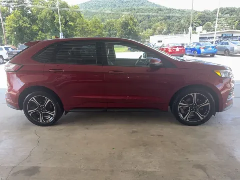 More photos of 2019 Ford Edge ST at Moss Motor Company, TN