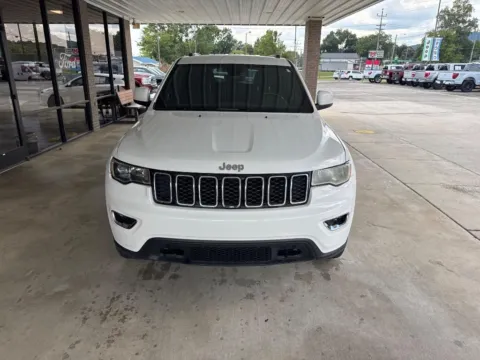 Photos of 2017 Jeep Grand Cherokee Laredo for sale in South Pittsburg, TN at Moss Motor Company