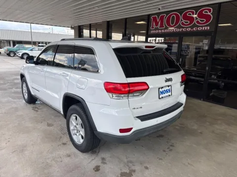 More photos of 2017 Jeep Grand Cherokee Laredo at Moss Motor Company, TN