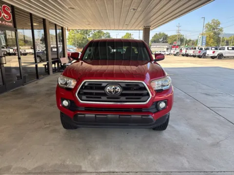 Photos of 2018 Toyota Tacoma SR5 for sale in South Pittsburg, TN at Moss Motor Company