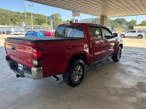 More photos of 2018 Toyota Tacoma SR5 at Moss Motor Company, TN