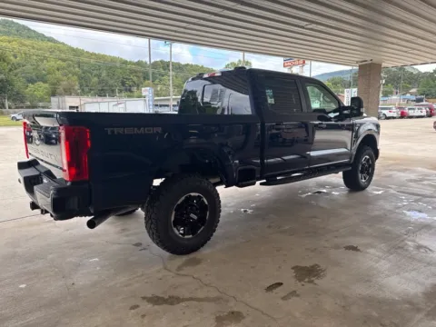 More photos of 2027 Ford F-250SD XL at Moss Motor Company, TN