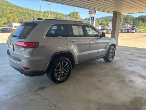 More photos of 2020 Jeep Grand Cherokee Limited at Moss Motor Company, TN