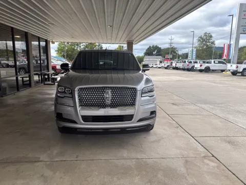 Photos of 2024 Lincoln Navigator Reserve for sale in South Pittsburg, TN at Moss Motor Company