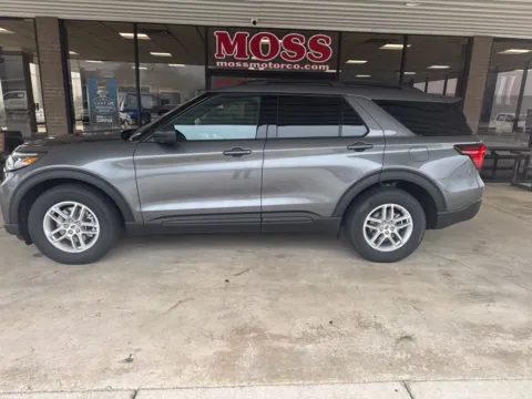 More photos of 2027 Ford Explorer Active at Moss Motor Company, TN