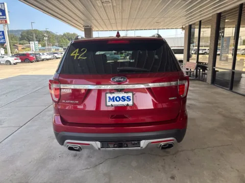 More photos of 2017 Ford Explorer Platinum at Moss Motor Company, TN