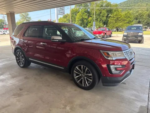 Another view of 2017 Ford Explorer Platinum for sale in South Pittsburg, TN at Moss Motor Company