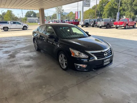 Another view of 2013 Nissan Altima SL for sale in South Pittsburg, TN at Moss Motor Company