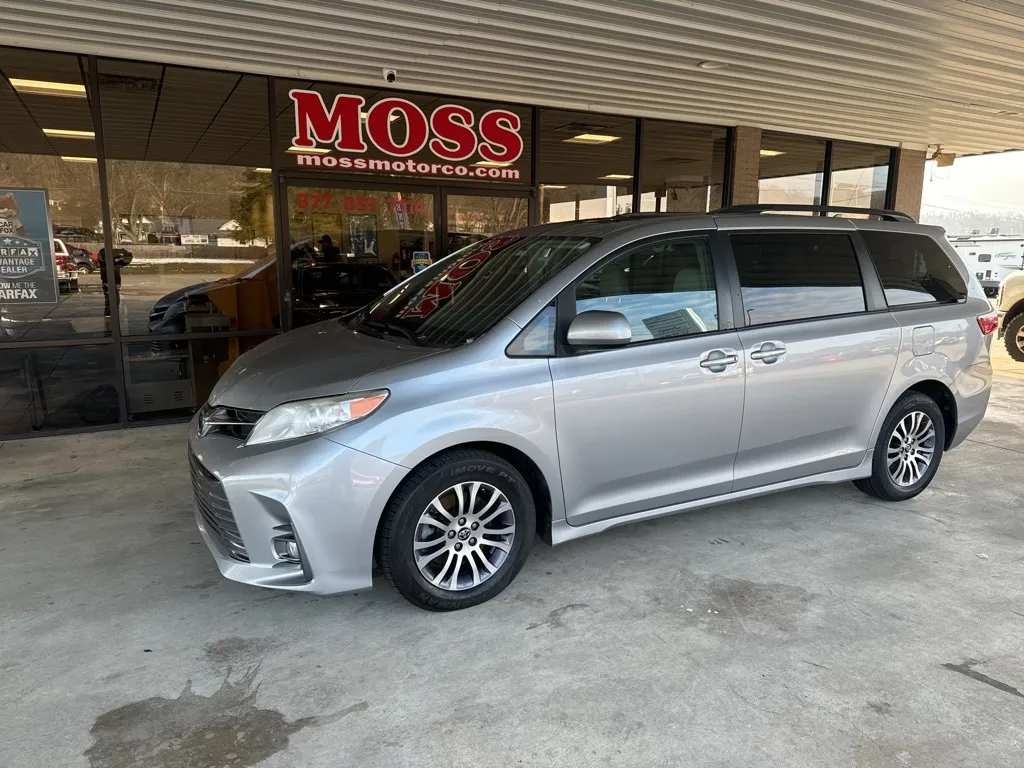 2018 Toyota Sienna XLE for sale in South Pittsburg, TN