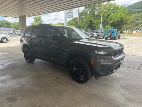 Another view of 2023 Jeep Grand Cherokee L Altitude for sale in South Pittsburg, TN at Moss Motor Company