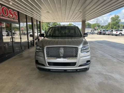 Photos of 2024 Lincoln Navigator Reserve for sale in South Pittsburg, TN at Moss Motor Company