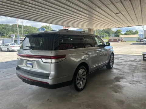 More photos of 2024 Lincoln Navigator Reserve at Moss Motor Company, TN