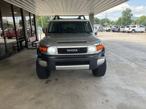 Photos of 2007 Toyota FJ Cruiser for sale in South Pittsburg, TN at Moss Motor Company