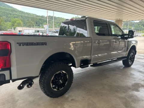 More photos of 2025 Ford F-250SD at Moss Motor Company, TN