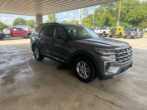 Another view of 2025 Ford Explorer Active for sale in South Pittsburg, TN at Moss Motor Company