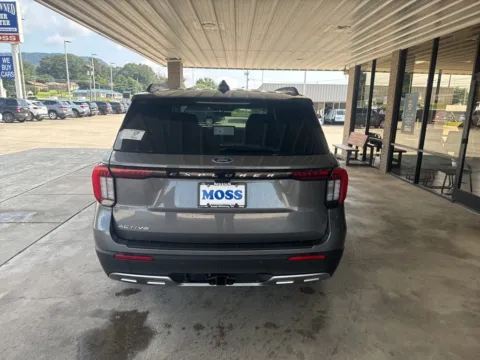 More photos of 2025 Ford Explorer Active at Moss Motor Company, TN