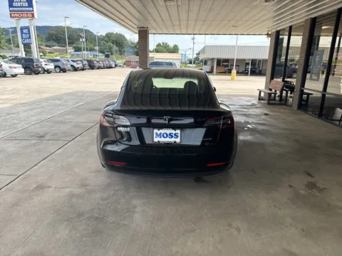 More photos of 2022 Tesla Model 3 Long Range at Moss Motor Company, TN