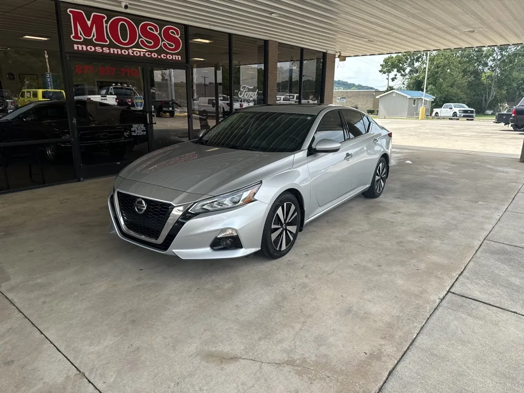 Silver 2019 Nissan Altima 2.5 SL for sale in South Pittsburg, TN