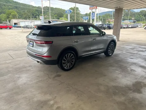 More photos of 2023 Lincoln Corsair Reserve at Moss Motor Company, TN