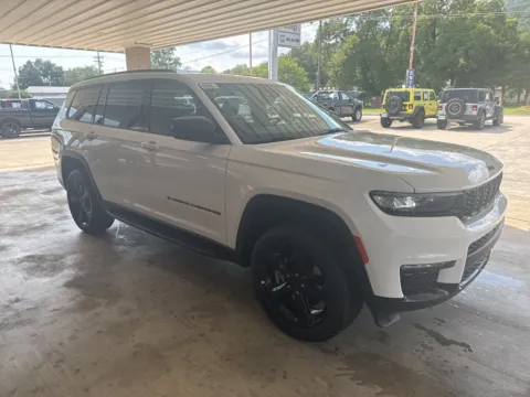 Another view of 2025 Jeep Grand Cherokee L Limited for sale in South Pittsburg, TN at Moss Motor Company