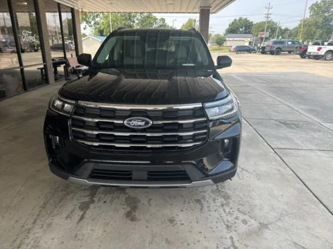 Photos of 2025 Ford Explorer Active for sale in South Pittsburg, TN at Moss Motor Company