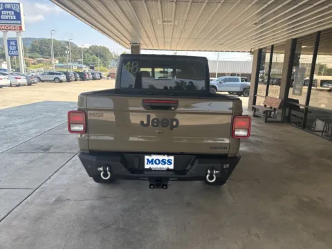 More photos of 2020 Jeep Gladiator Sport at Moss Motor Company, TN