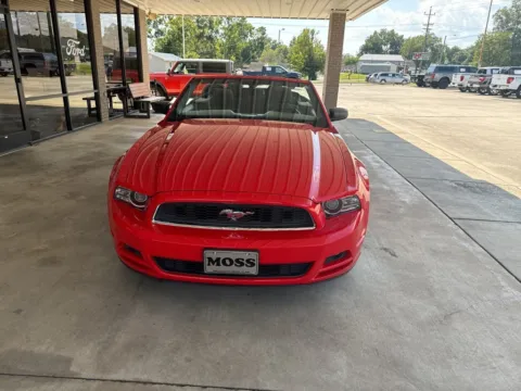 Photos of 2014 Ford Mustang V6 for sale in South Pittsburg, TN at Moss Motor Company