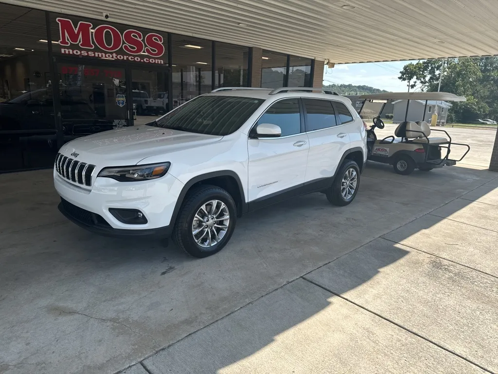 White 2019 Jeep Cherokee Latitude Plus for sale in South Pittsburg, TN