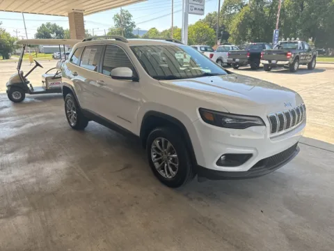 Another view of 2019 Jeep Cherokee Latitude Plus for sale in South Pittsburg, TN at Moss Motor Company