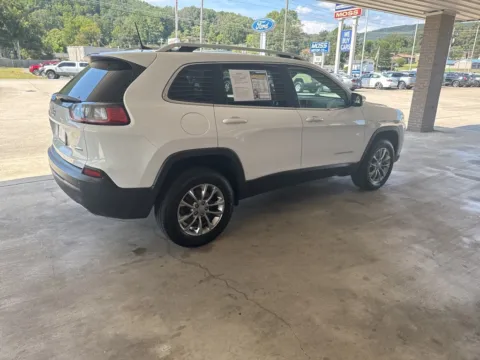 More photos of 2019 Jeep Cherokee Latitude Plus at Moss Motor Company, TN