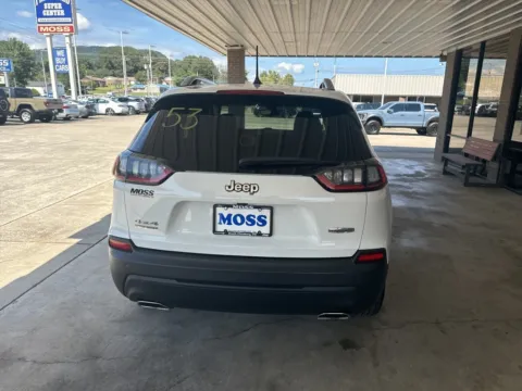 More photos of 2019 Jeep Cherokee Latitude Plus at Moss Motor Company, TN
