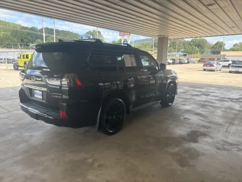 More photos of 2019 Lexus LX 570 at Moss Motor Company, TN