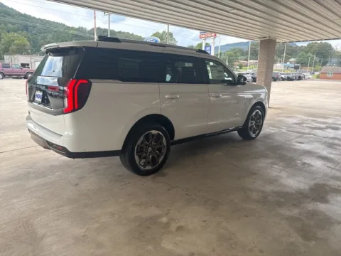 More photos of 2025 Ford Expedition King Ranch at Moss Motor Company, TN