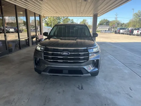 Photos of 2025 Ford Explorer Active for sale in South Pittsburg, TN at Moss Motor Company
