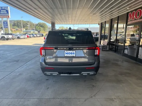 More photos of 2025 Ford Explorer Active at Moss Motor Company, TN
