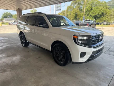 Another view of 2025 Ford Expedition Platinum for sale in South Pittsburg, TN at Moss Motor Company