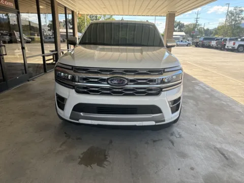 Photos of 2024 Ford Expedition Platinum for sale in South Pittsburg, TN at Moss Motor Company