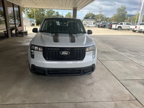 Photos of 2025 Ford Maverick XLT for sale in South Pittsburg, TN at Moss Motor Company