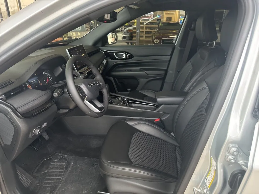 2026 Jeep Compass Latitude Altitude - Photo 8